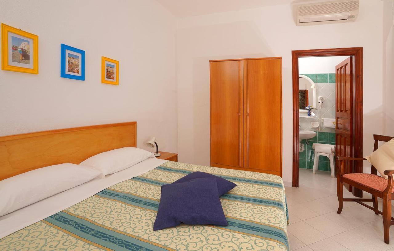 Hotel Villa Mena Forio  Exterior photo