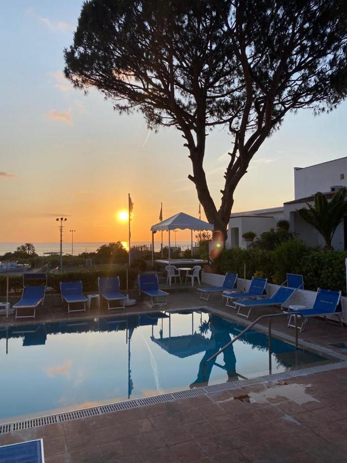 Hotel Villa Mena Forio  Exterior photo